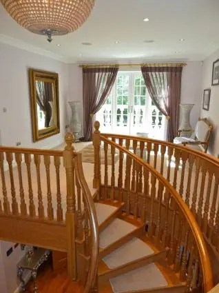 curved staircase uk
