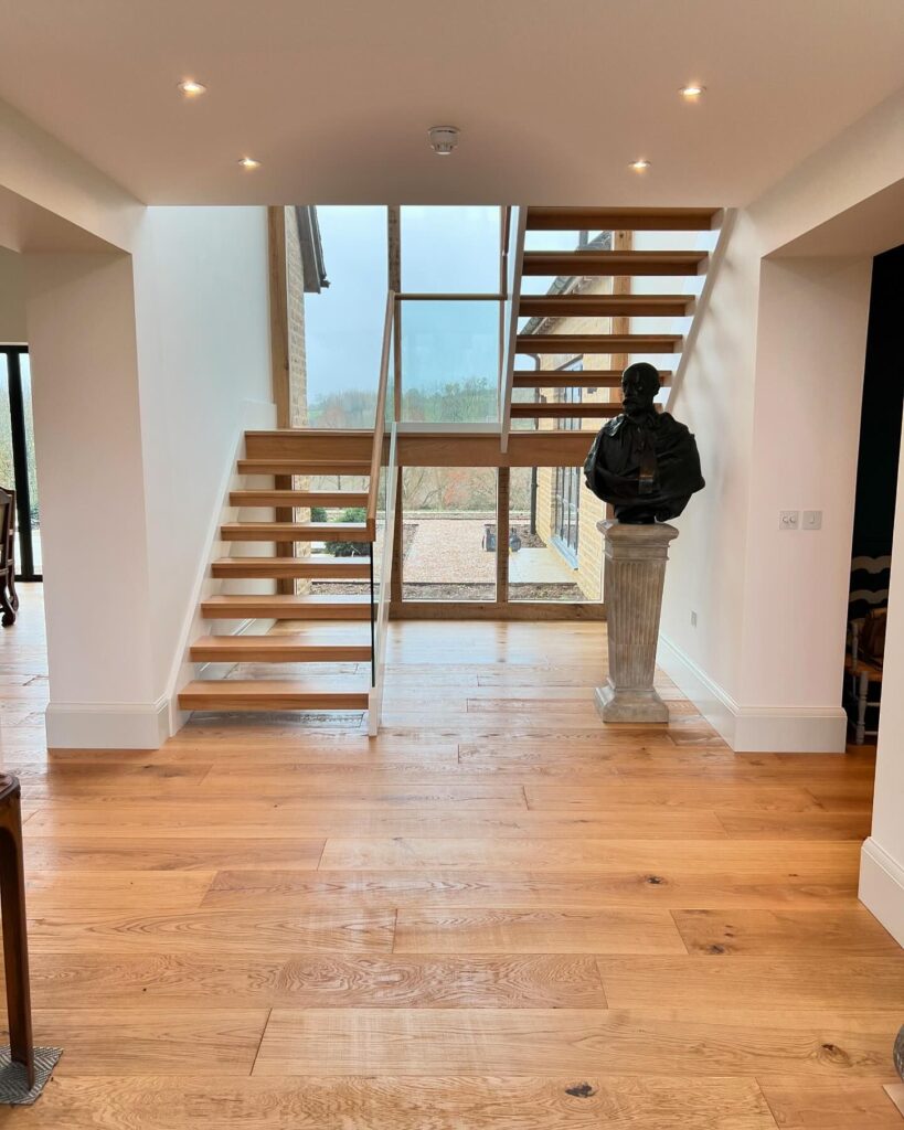 Oak closed string staircase, open part risers Oak closed string staircase, open part risers